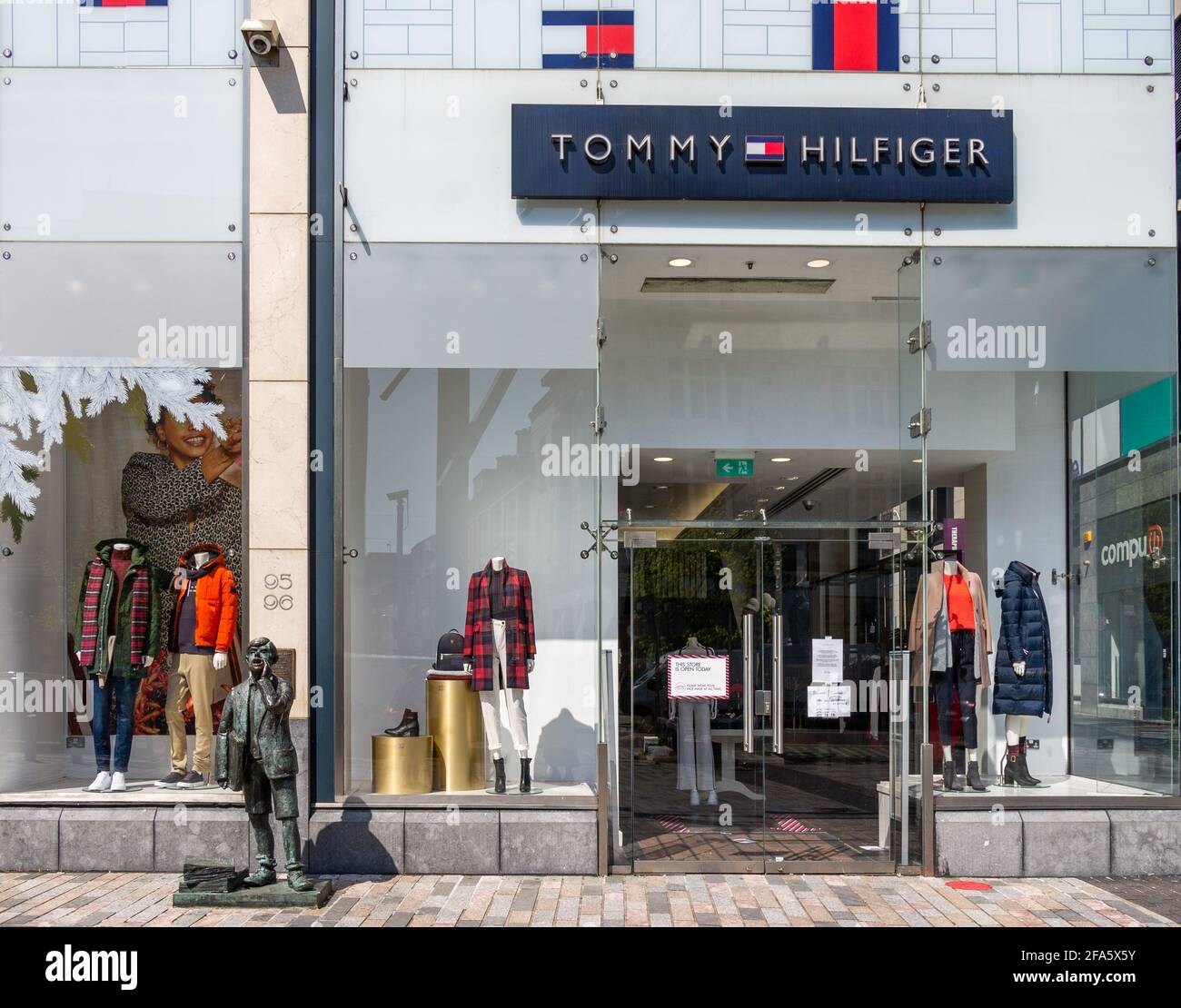 Tommy Hilfiger Shop High Resolution Stock Photography and Images - Alamy