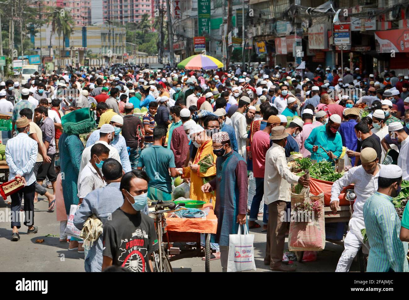 Dhaka, Bangladesh April 23, 2021 People crowds to buy vegetables and