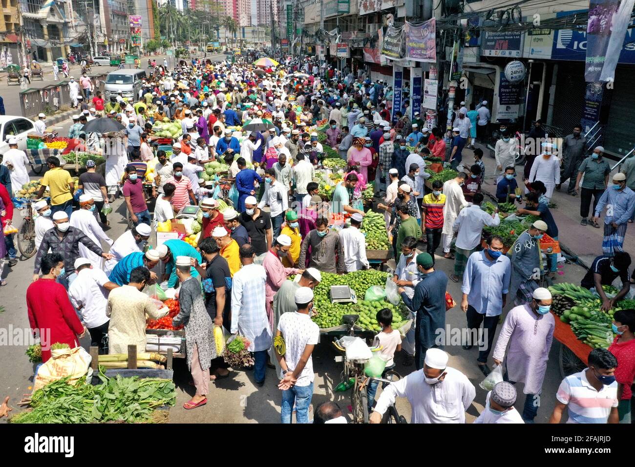 Dhaka, Bangladesh April 23, 2021 People crowds to buy vegetables and