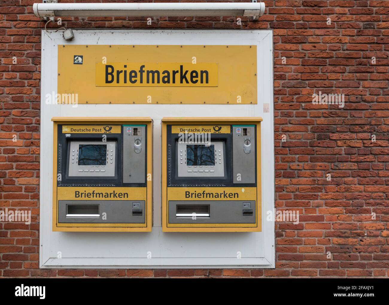 Briefmarkenautomat hi-res stock photography and images - Alamy