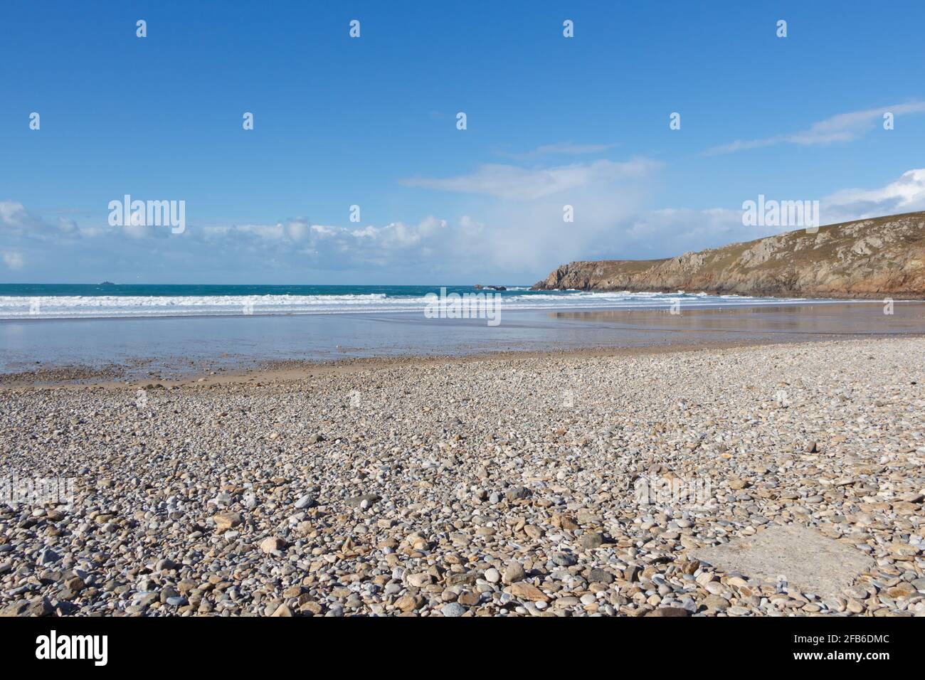 low heel white gogo boots