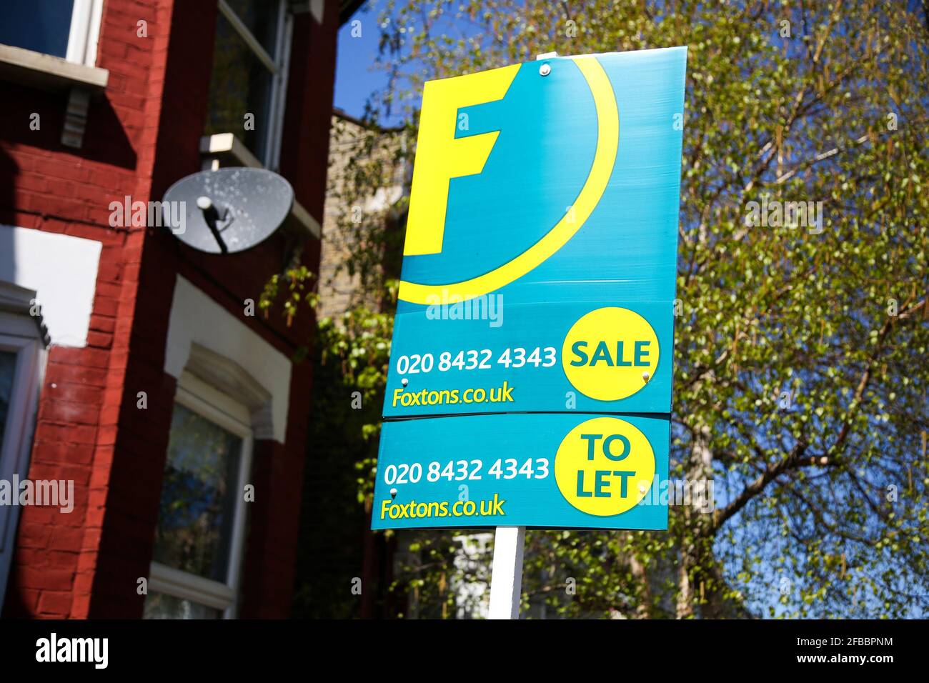 Foxtons for sale sign london hires stock photography and images Alamy