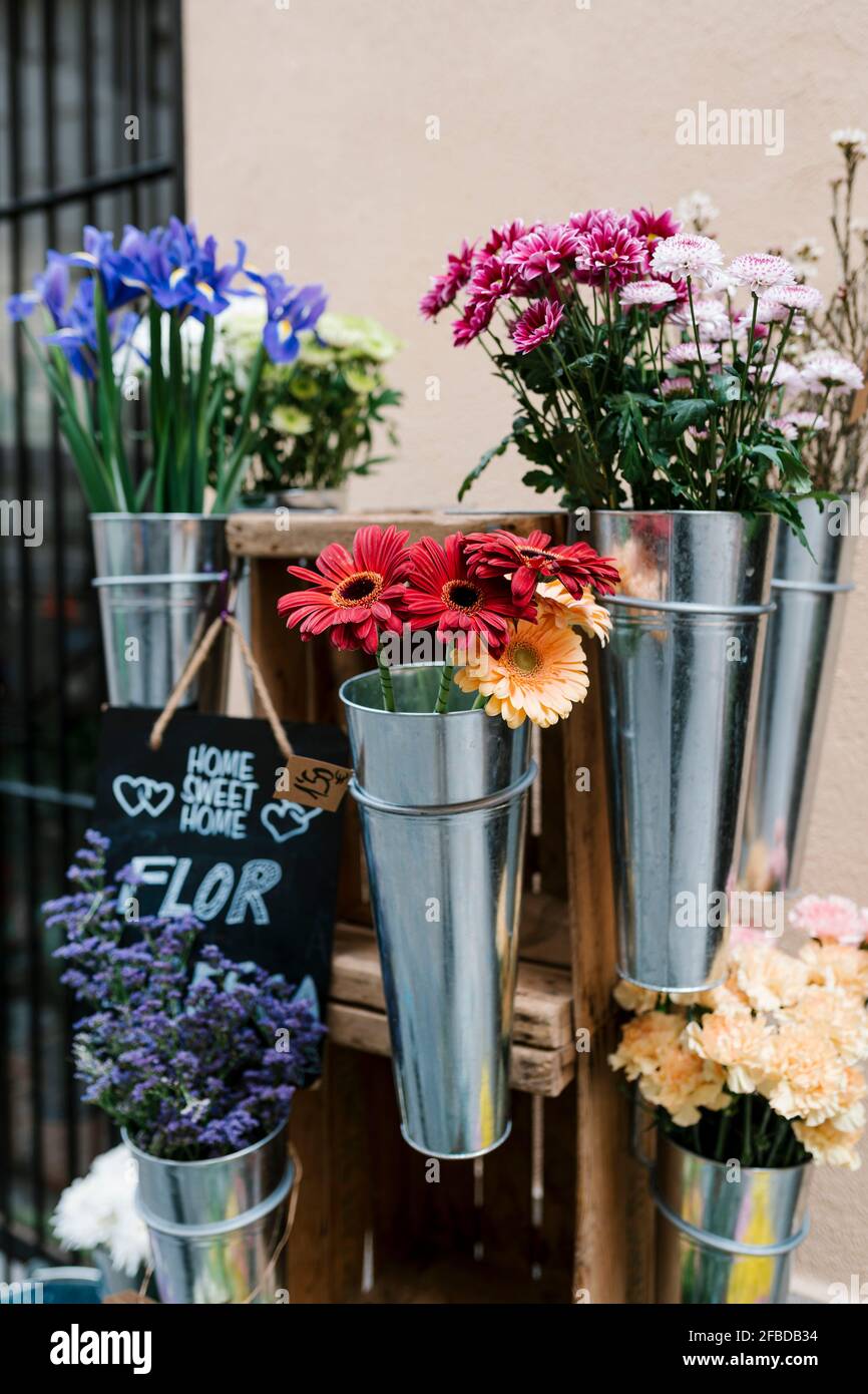 Variety shop exterior hires stock photography and images Alamy