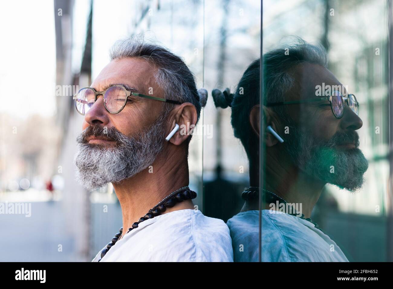 Hipster man bun hi-res stock photography and images - Alamy