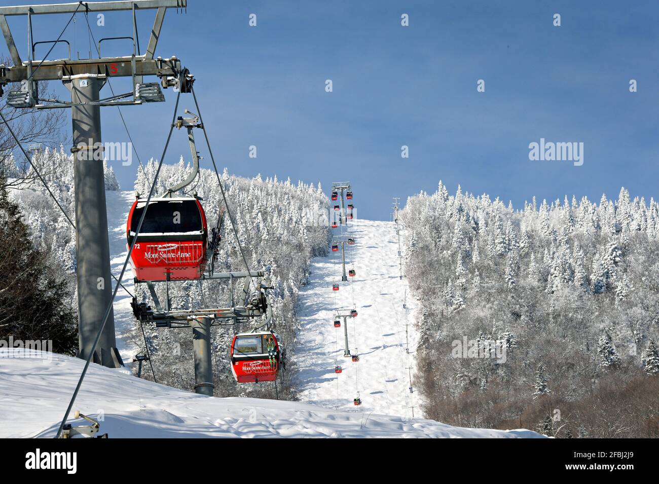 Mont sainte anne hi-res stock photography and images - Alamy