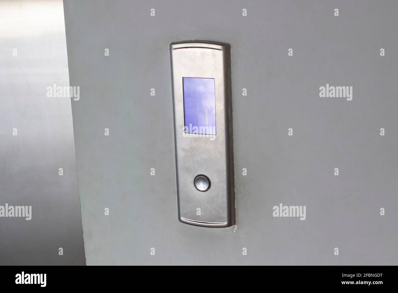 Elevator door close button hires stock photography and images Alamy