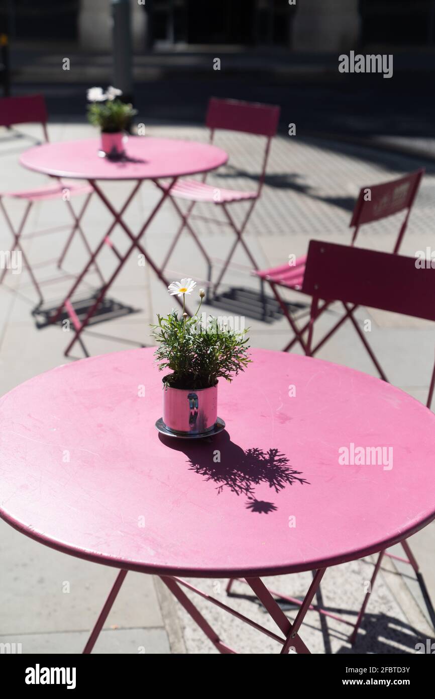 Better Bankside pink table and chairs Stock Photo Alamy