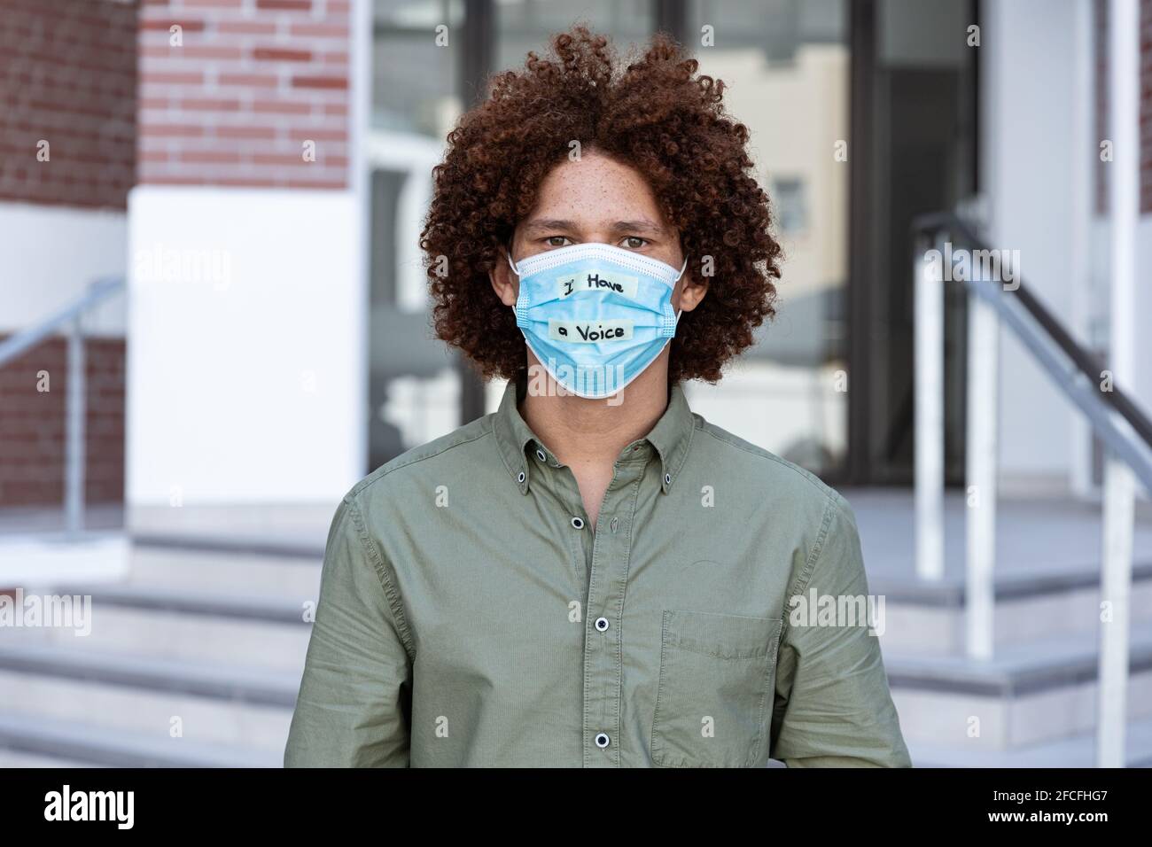 Man wearing mask face portrait hi-res stock photography and images - Alamy