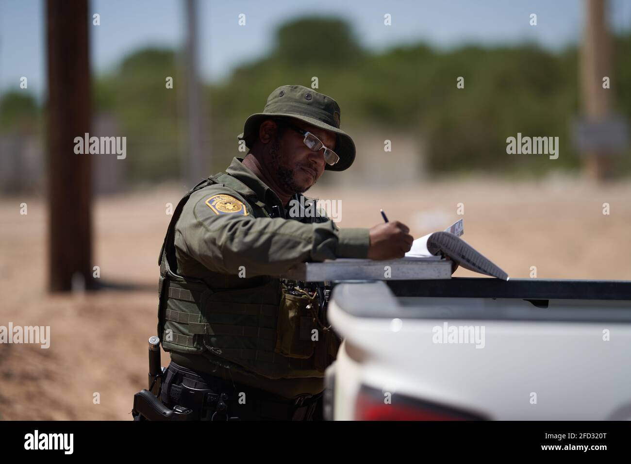 Us border patrol agent hi-res stock photography and images - Alamy
