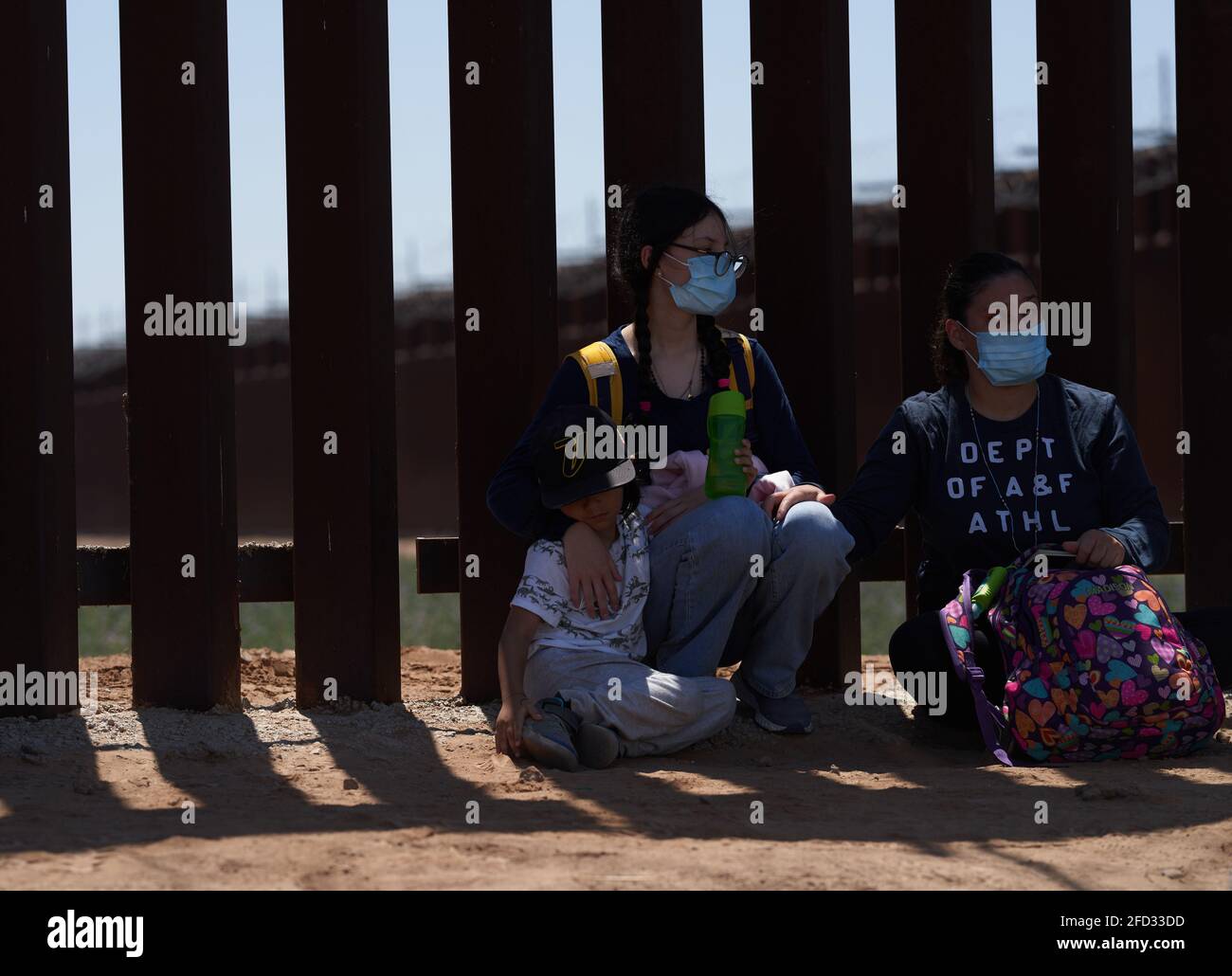 Yuma, Arizona, USA. 23rd Apr, 2021. Asylum seeking migrants surrender