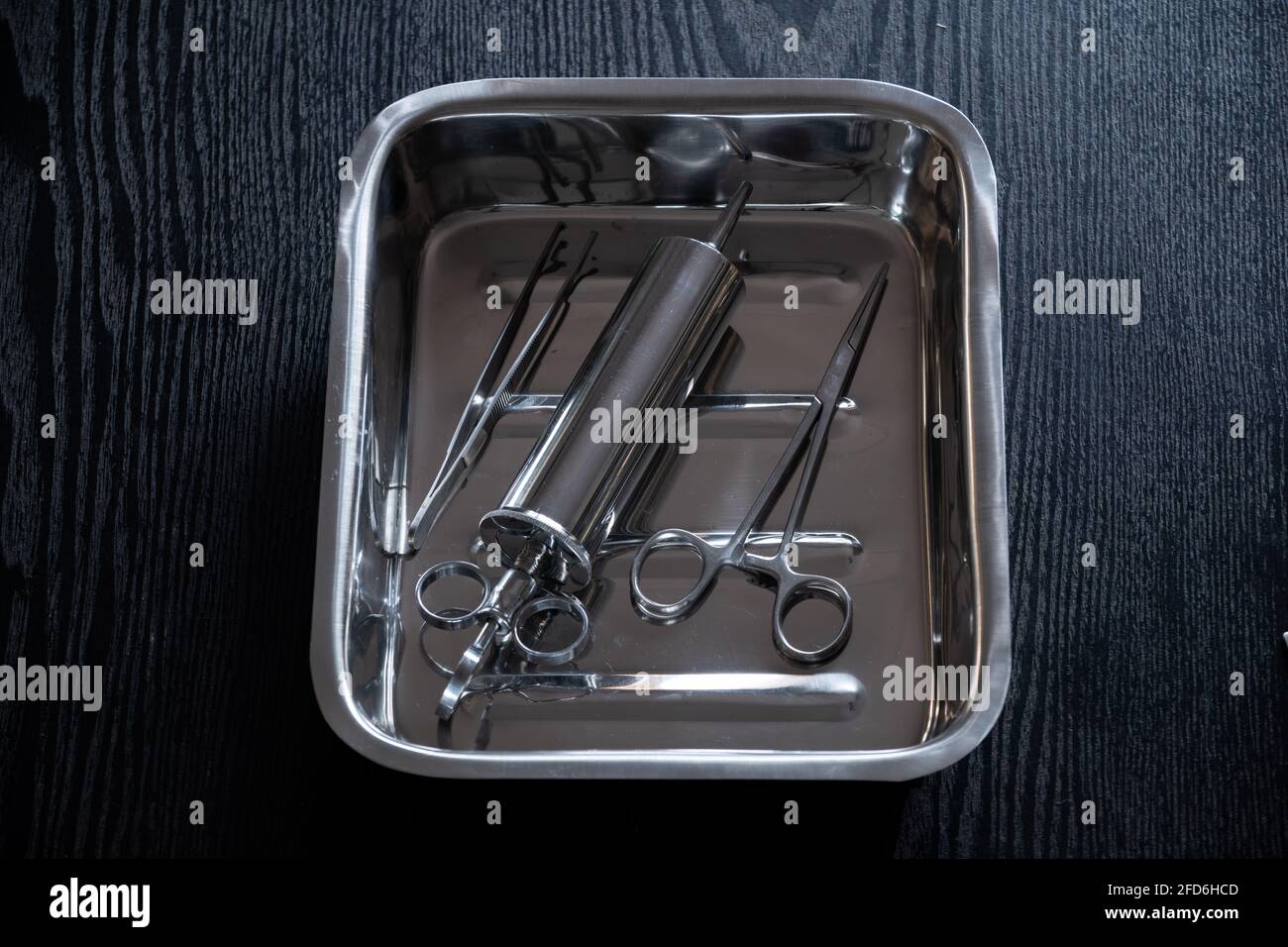 Ear syringe Banque de photographies et d'images à haute résolution - Alamy
