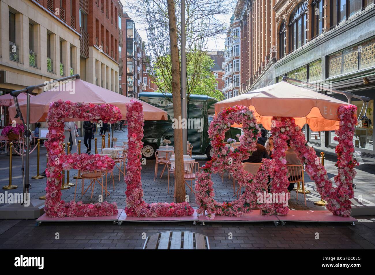 ELAN outdoor cafe area on Hans Crescent outside Harrods, 23 April 2021, Knightsbridge, London during Covid-19 restriction easing Stock Photo