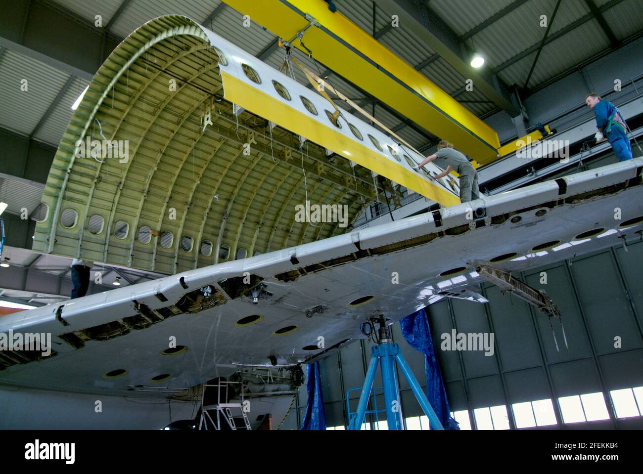 AMS, Air Maintenance Services. Das Unternehmen ams recycelt ein Airbus A300 Flugzeug. Stock Photo