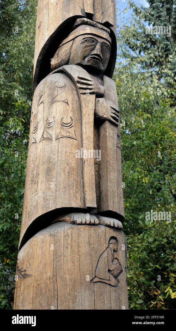 Cedar Man, Cedar Women Carver Simon Charlie 1986. Cowichan Valley, Vancouver Island, British