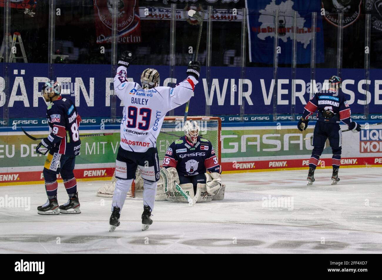 Berlin Germany 24th Apr 21 Ice Hockey Del Eisbaren Berlin Iserlohn Roosters Championship Round Quarterfinals Matchday 3 Mercedes Benz Arena Iserlohn S Casey Bailey Cheers After Scoring The First Goal For Iserlohn Credit