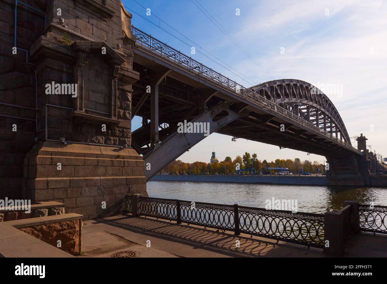 Arched bridge over highway hi-res stock photography and images - Alamy