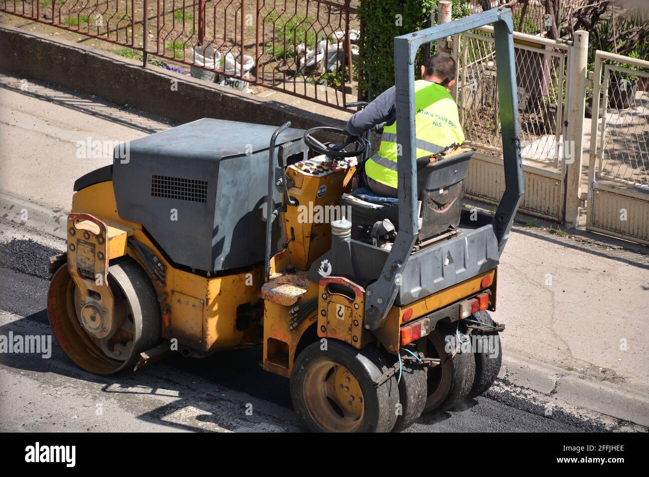 Vibrator roller hi-res stock photography and images - Alamy