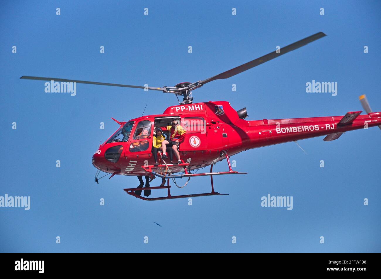 Rio de Janeiro, Rio de Janeiro, Brasil. 24th Apr, 2021. (INT) Fire Fighters  on a rescue mission at Barra da Tijuca beach in Rio de Janeiro. April 24,  2021, Rio de Janeiro,