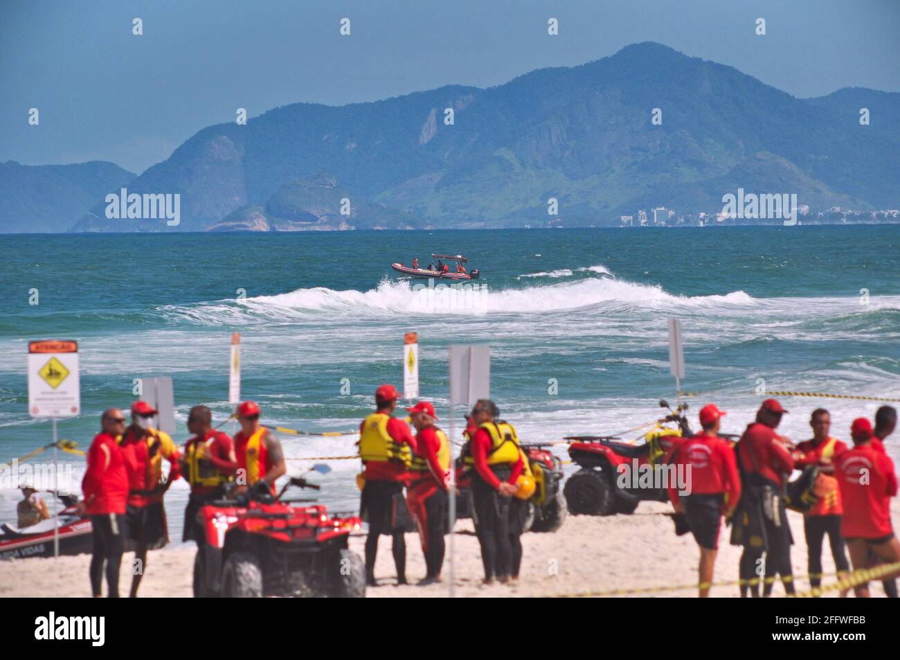 Rio de Janeiro, Rio de Janeiro, Brasil. 24th Apr, 2021. (INT) Fire