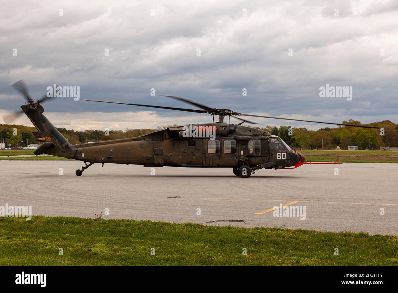 Helicopter sikorsky uh 60 black hawk hi-res stock photography and ...