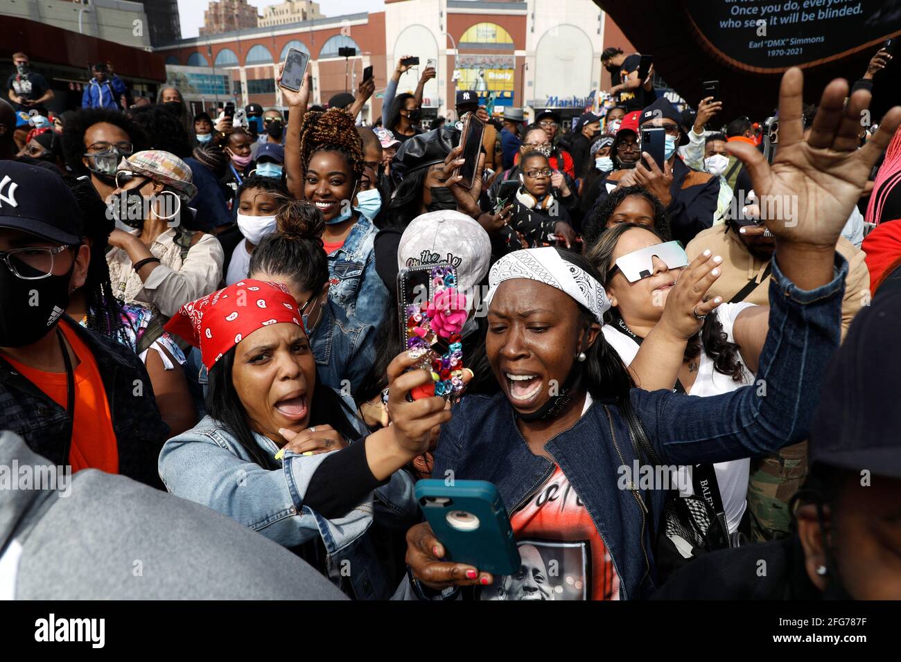 New York, USA. 24th Apr, 2021. People gather to pay tribute to rapper DMX at Barclays Center on April 24, 2021 in the borough of Brooklyn of New York City. Earl Simmons know by his stage name as DMX was highly regarded in the music industry having had five number one albums in a row on Billboard 200. On April 9, 2021 he was pronounced dead having suffered multiple organ failure. (Photo By John Lamparsk/Sipa USA) Credit: Sipa USA/Alamy Live News Stock Photo