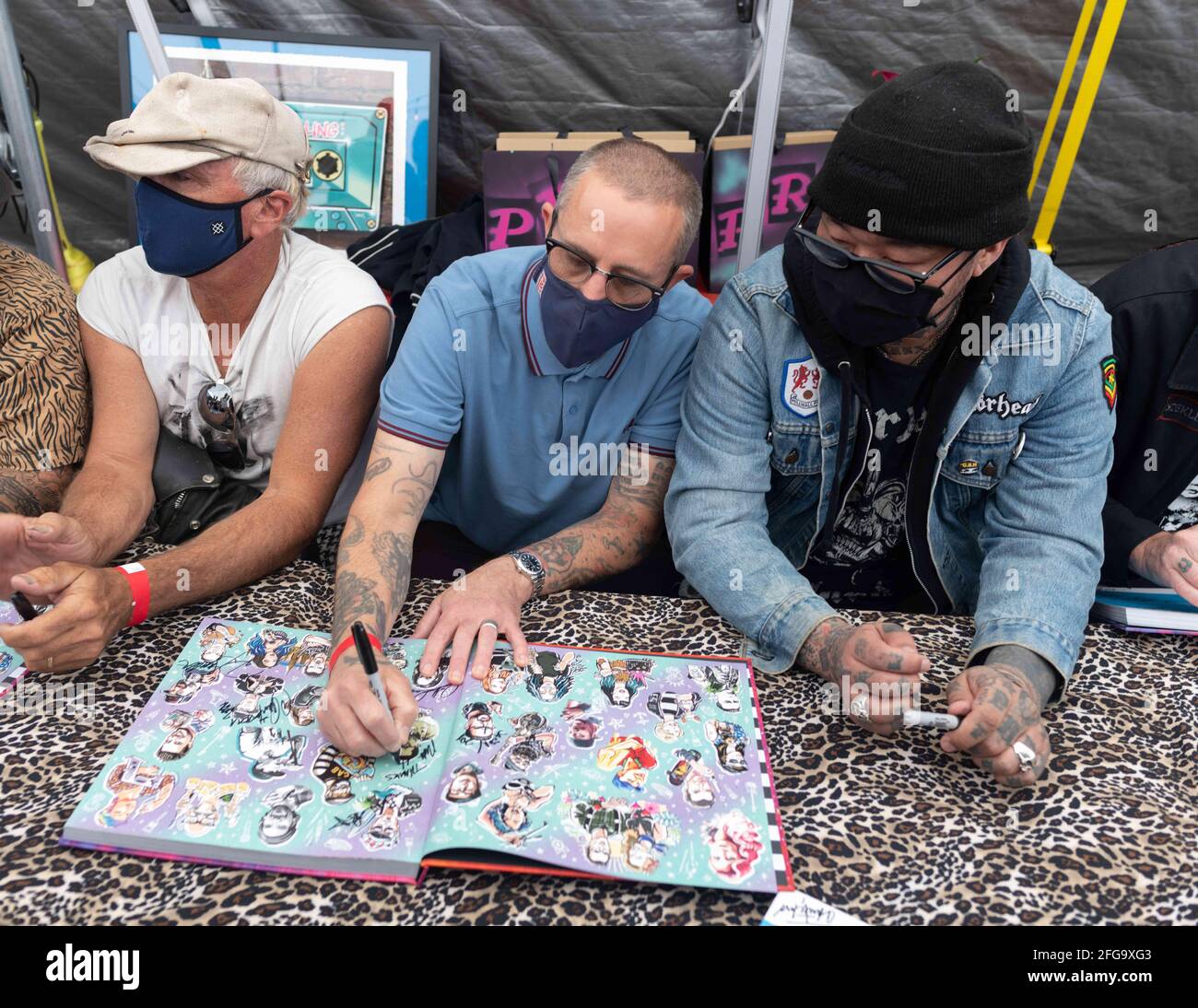 April 24 21 Long Beach California Usa L R Brian Bent Matt Hensley And Tokyo Hiro At The Punk Rock And Paintbrushes Official Book Signing And Art Show At Alex S Bar Patio In April 24 21 Long Beach California Usa L R Brian Bent Matt Hensley And Tokyo Hiro At The Punk Rock And Paintbrushes Official Book Signing And Art Show At Alex S Bar Patio In