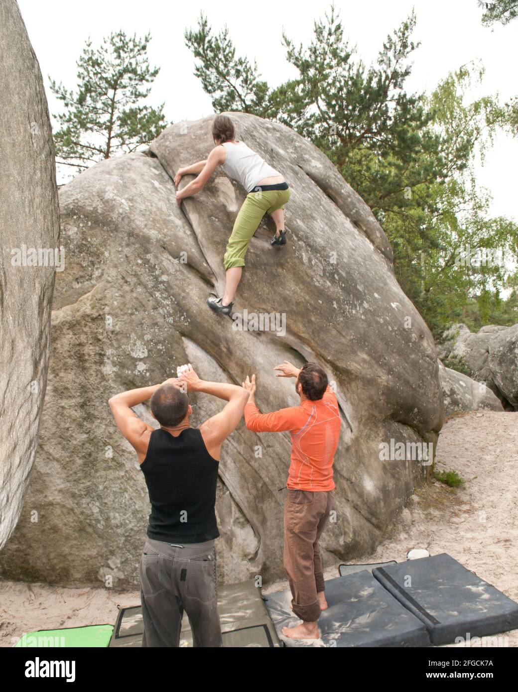 Bouldering at the rocks in the forests of Fontainebleau Stock Photo - Alamy