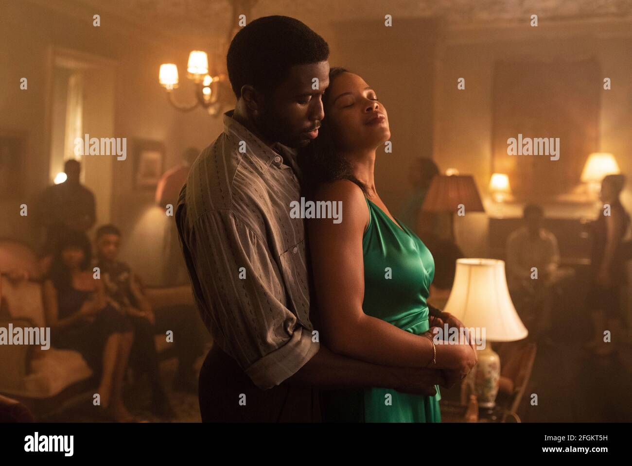CHANTE ADAMS and Y'LAN NOEL in THE PHOTOGRAPH (2020), directed by