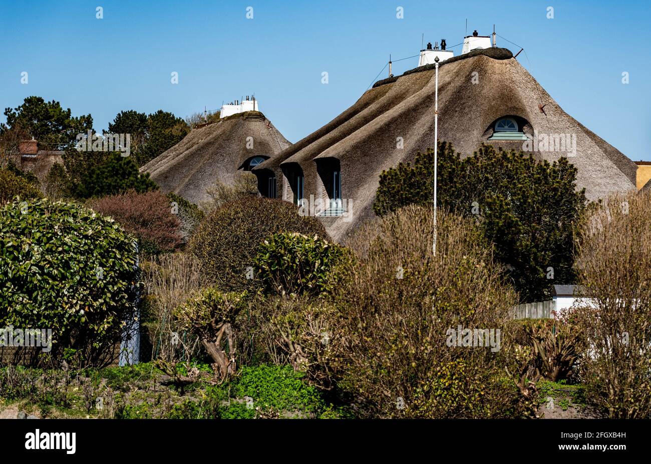 Westerland Auf Sylt, Germany. 24th Apr, 2021. The sun shines on