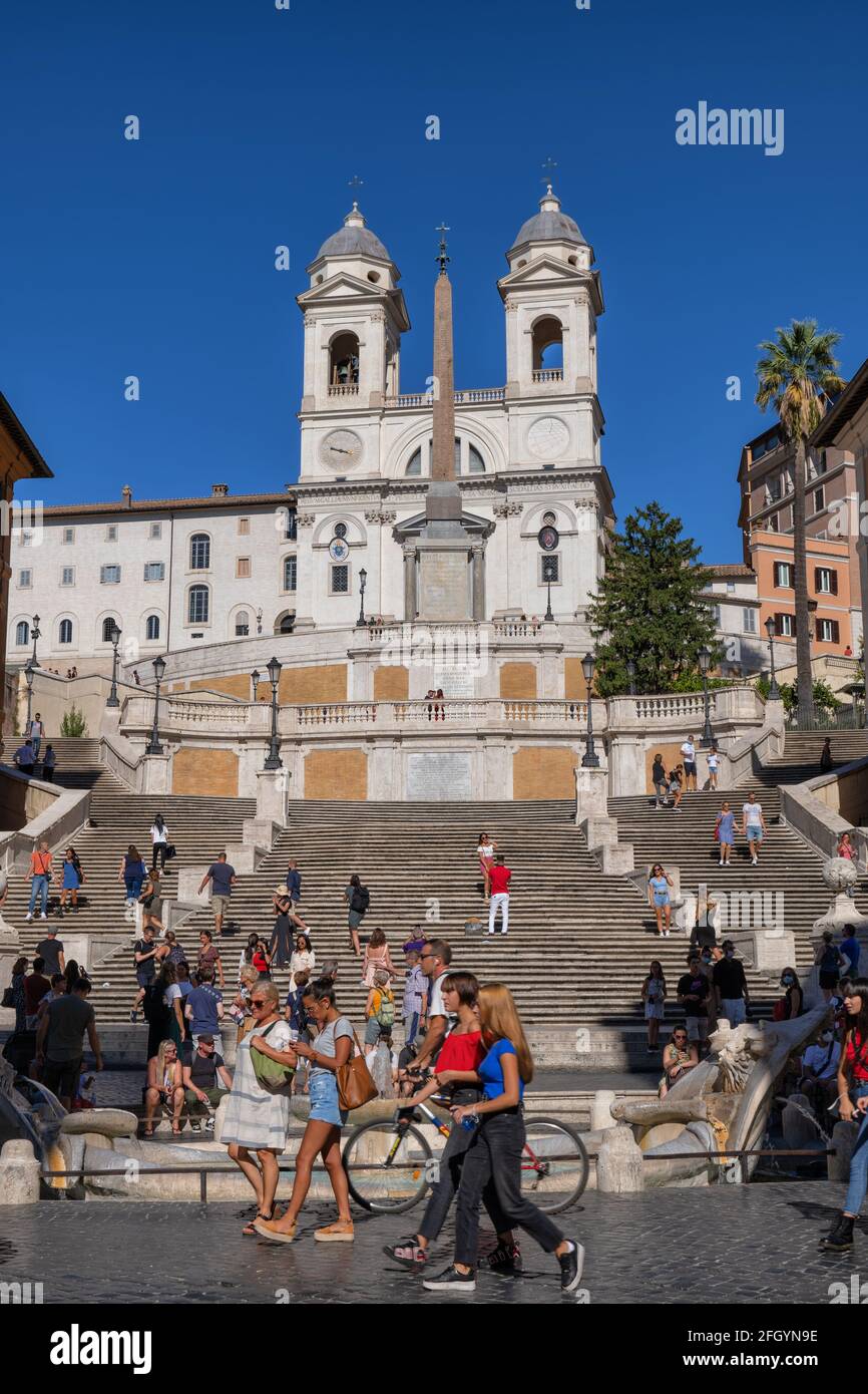 City steps people hi-res stock photography and images - Alamy