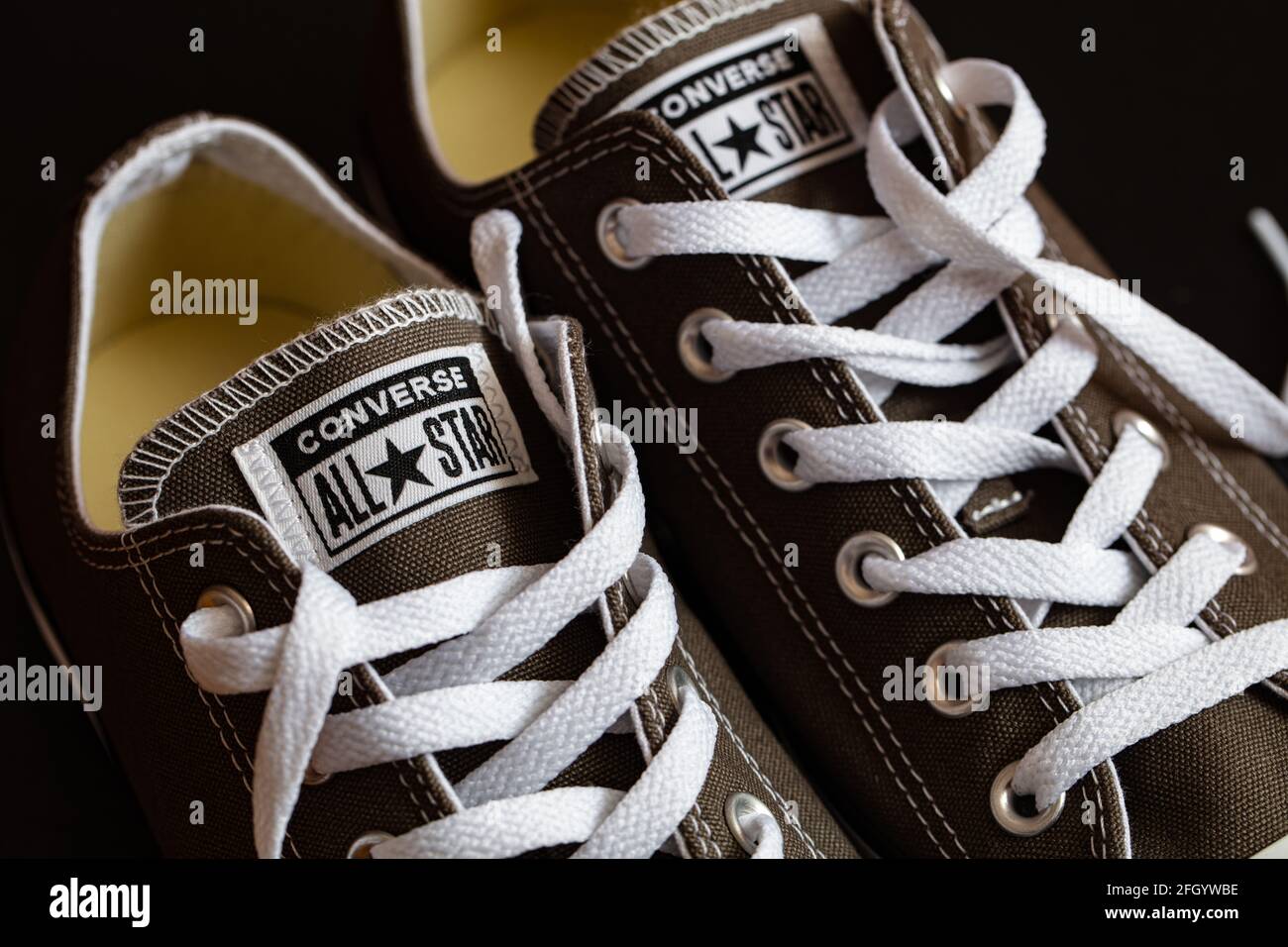Harga converse store old school