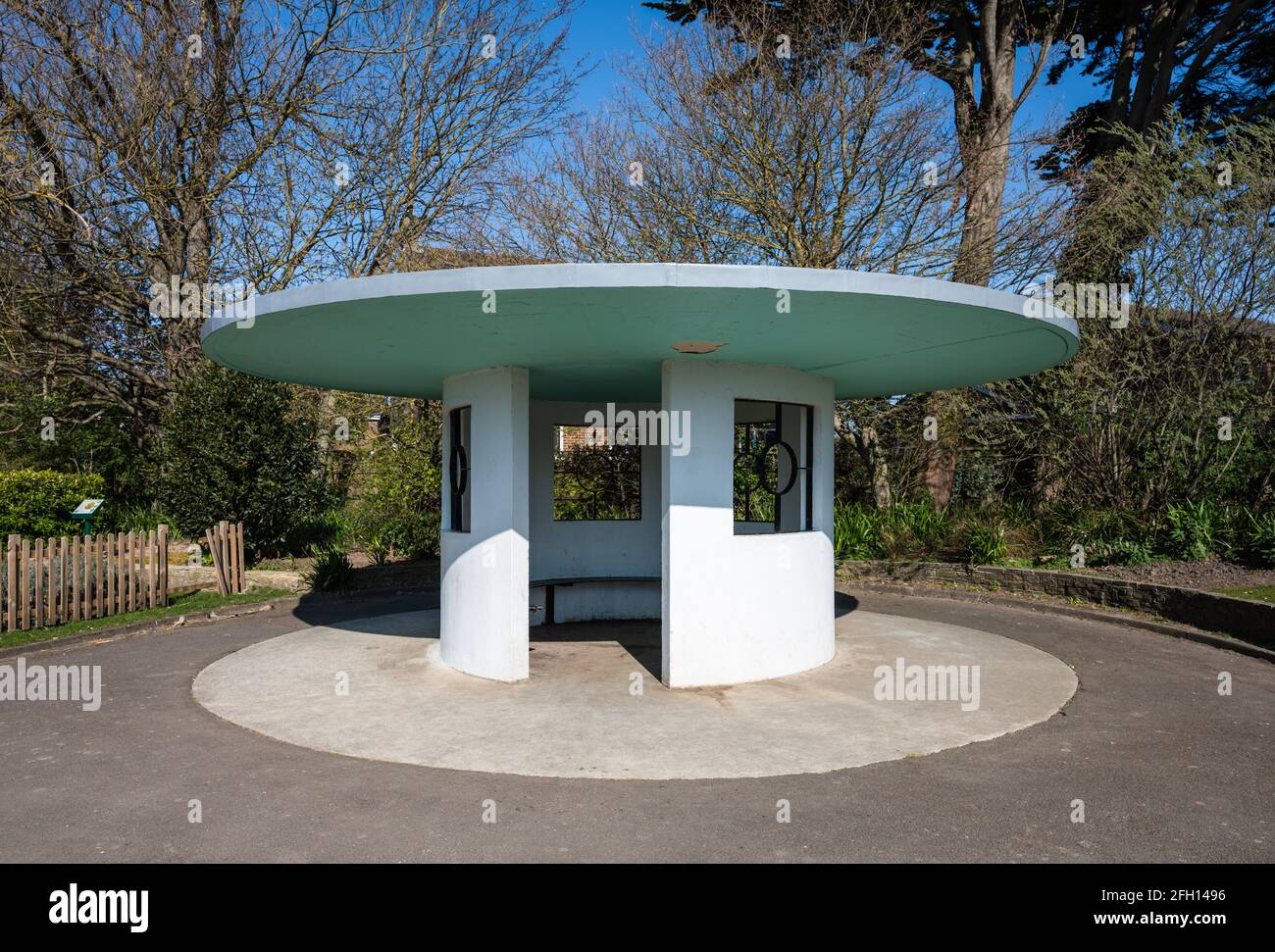 Art Deco style shelter built in the 1930's in Mewsbrook Park, Littlehampton, West Sussex, England, UK. Stock Photo