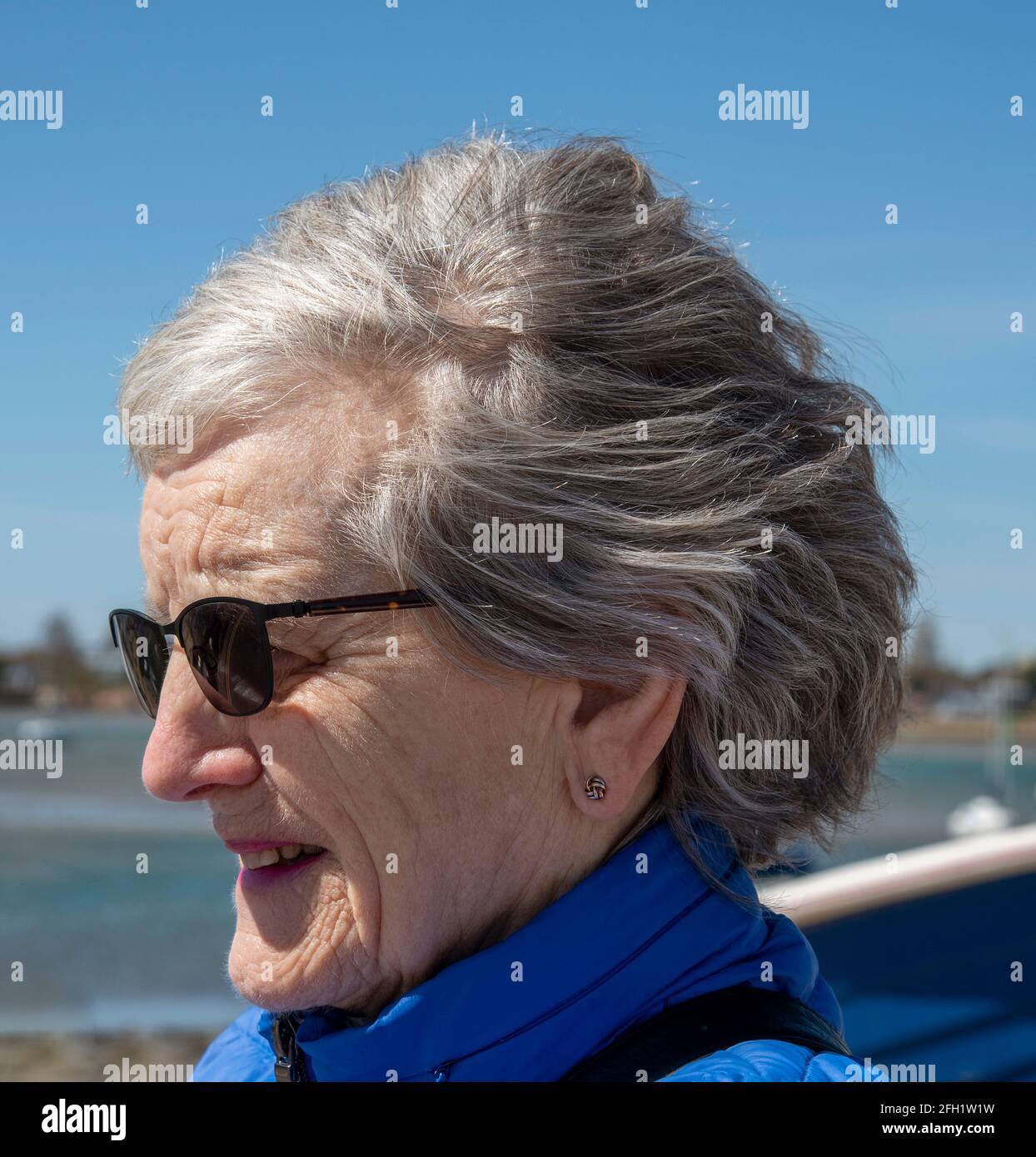 Elderly woman long grey hair hi-res stock photography and images - Alamy