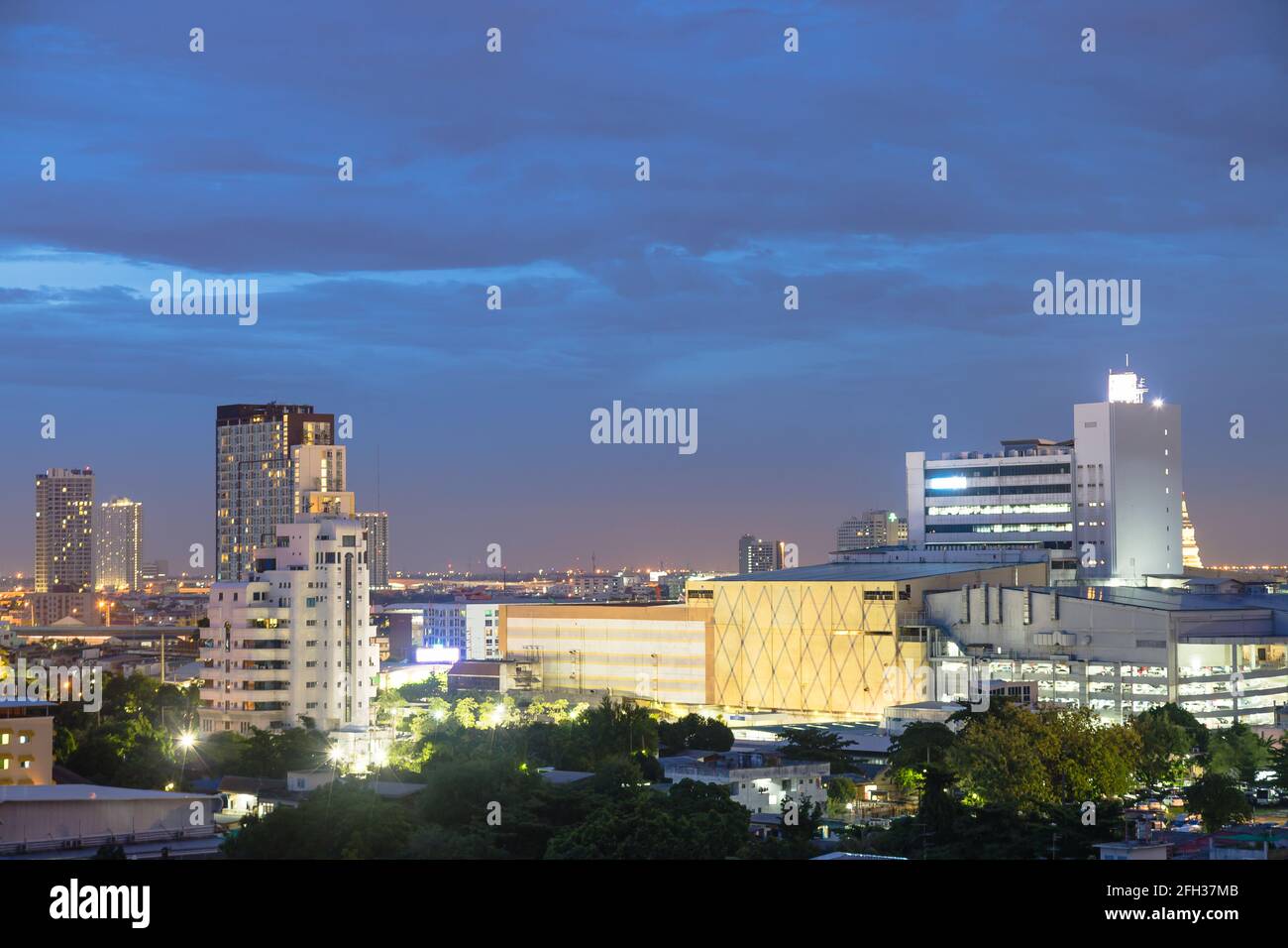 Buildings in Bangkok Tallest building in Bangkok during the night Stock ...
