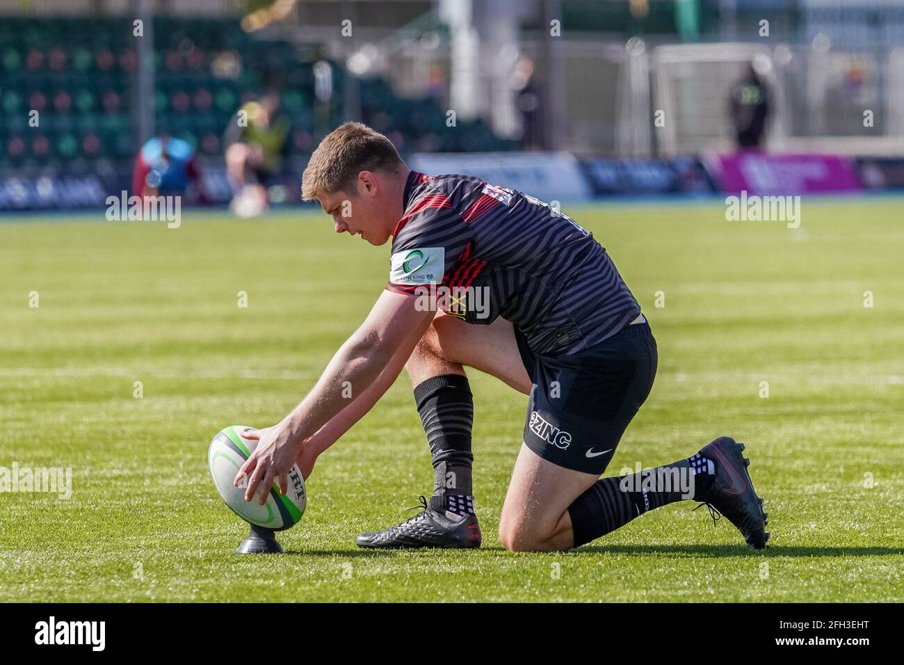 Owen Farrell #10 of Saracens lines up a conversion kick Stock Photo - Alamy