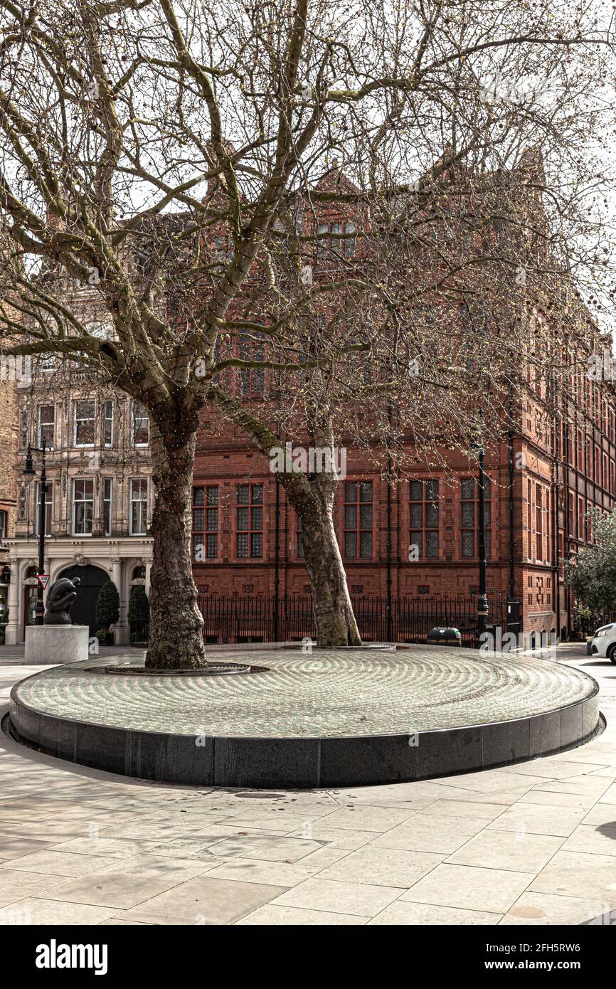 Silence, water installation by Tadao Ando, The Connaught Hotel, Carlos Place, Mayfair, London, England, UK. Stock Photo