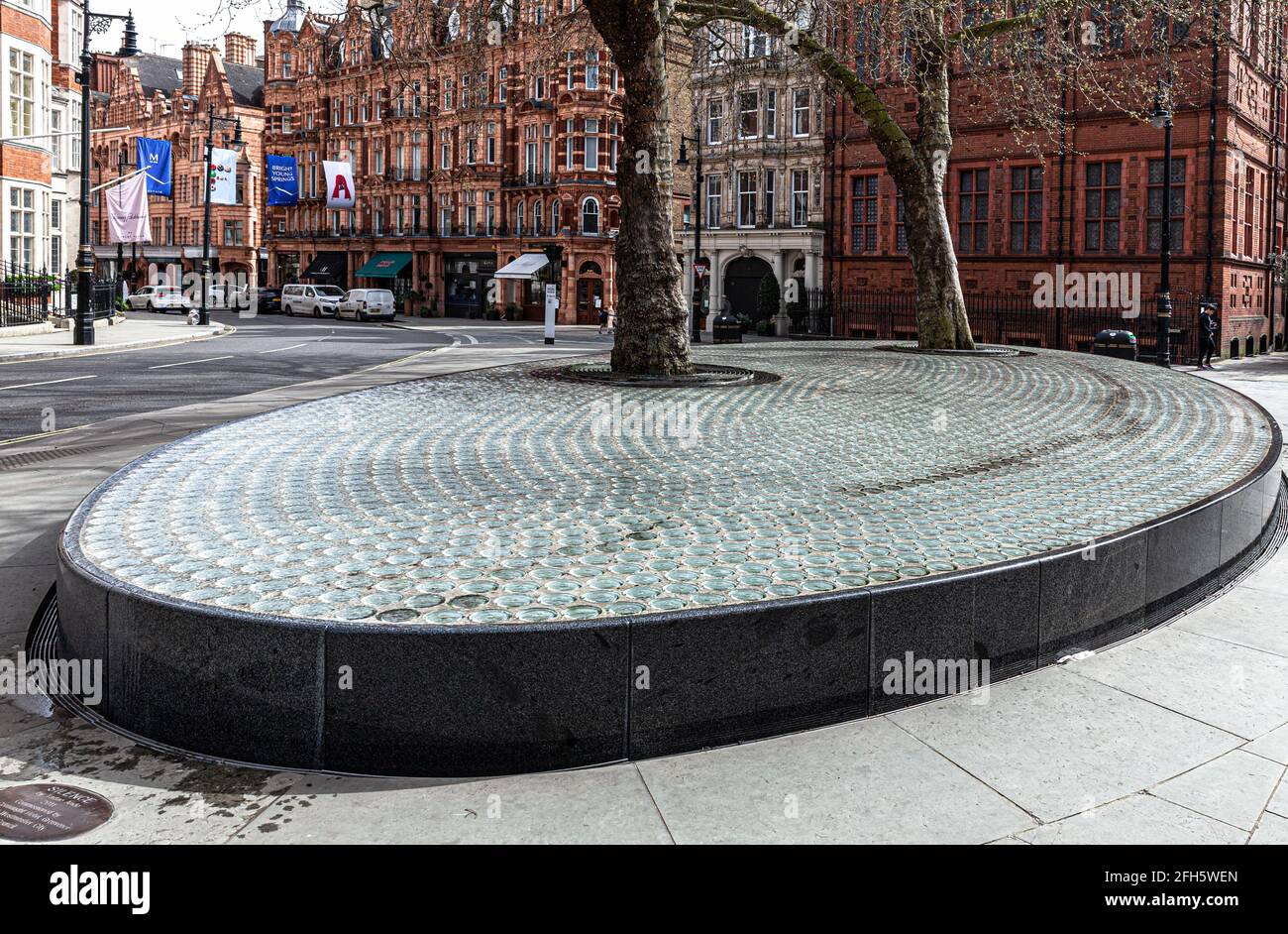 Silence, water installation by Tadao Ando, The Connaught Hotel, Carlos Place, Mayfair, London, England, UK. Stock Photo