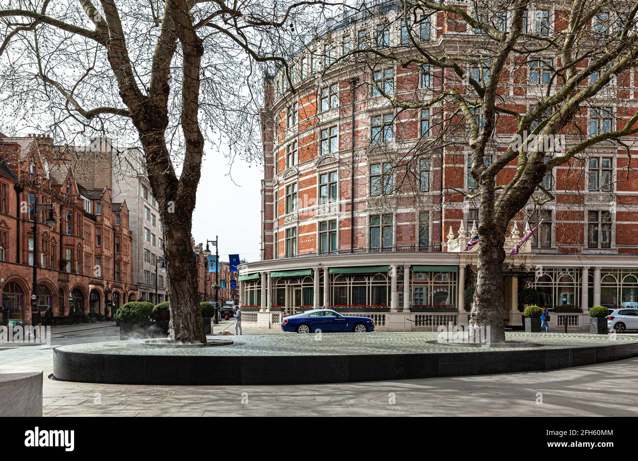 Silence, water installation by Tadao Ando, The Connaught Hotel, Carlos Place, Mayfair, London, England, UK. Stock Photo