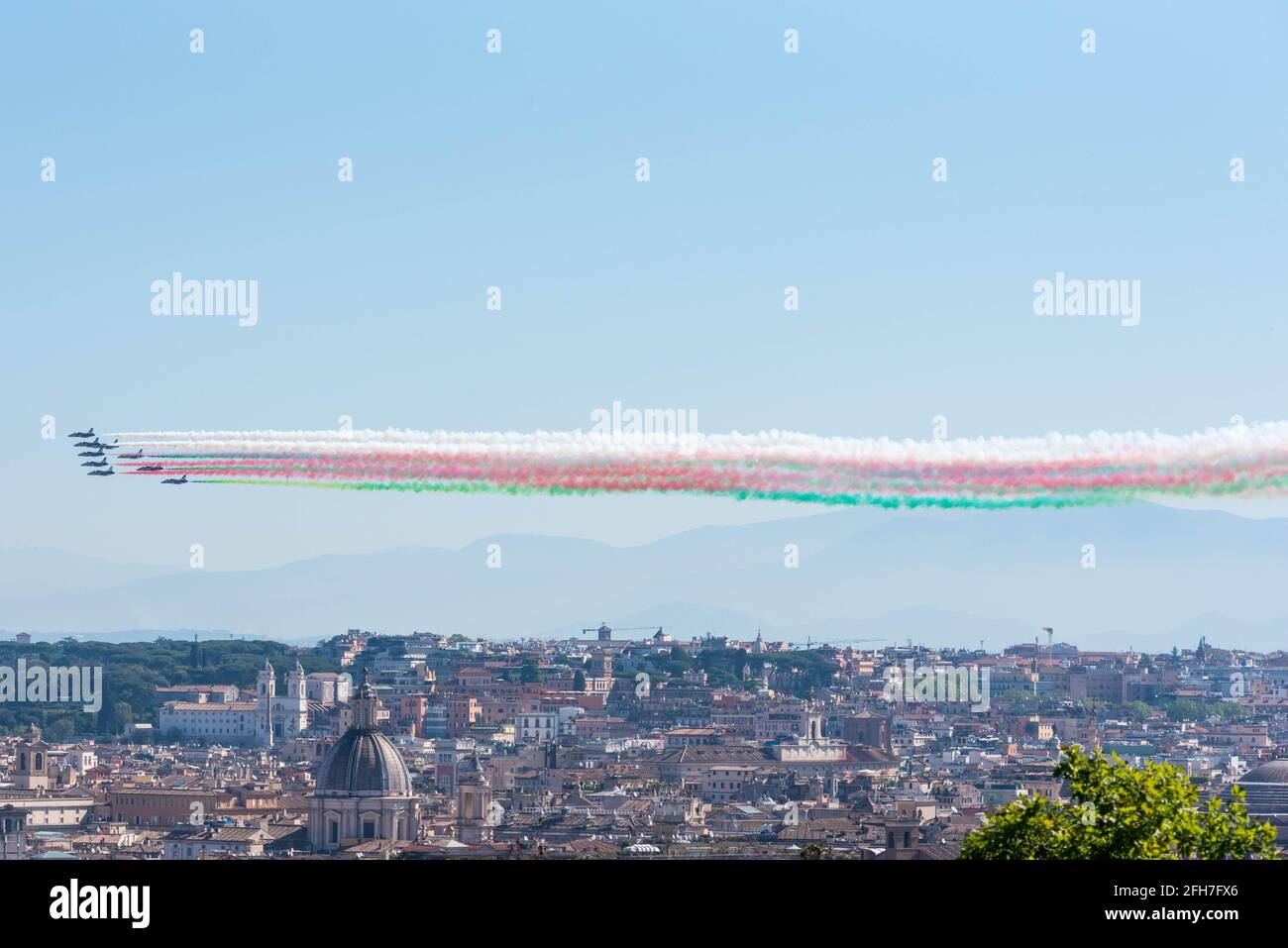 Panorama production team hi-res stock photography and images - Alamy