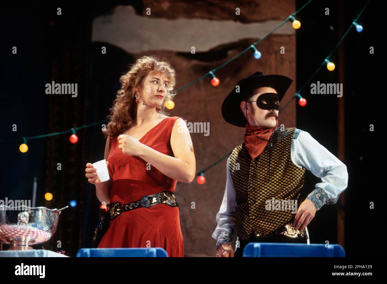 Janet McTeer (Beatrice), Mark Rylance (Benedick) in MUCH ADO ABOUT NOTHING by Shakespeare at the Queen's Theatre, London W1 06/07/1993  design: Neil Warmington  lighting: Rick Fisher  director: Matthew Warchus Stock Photo
