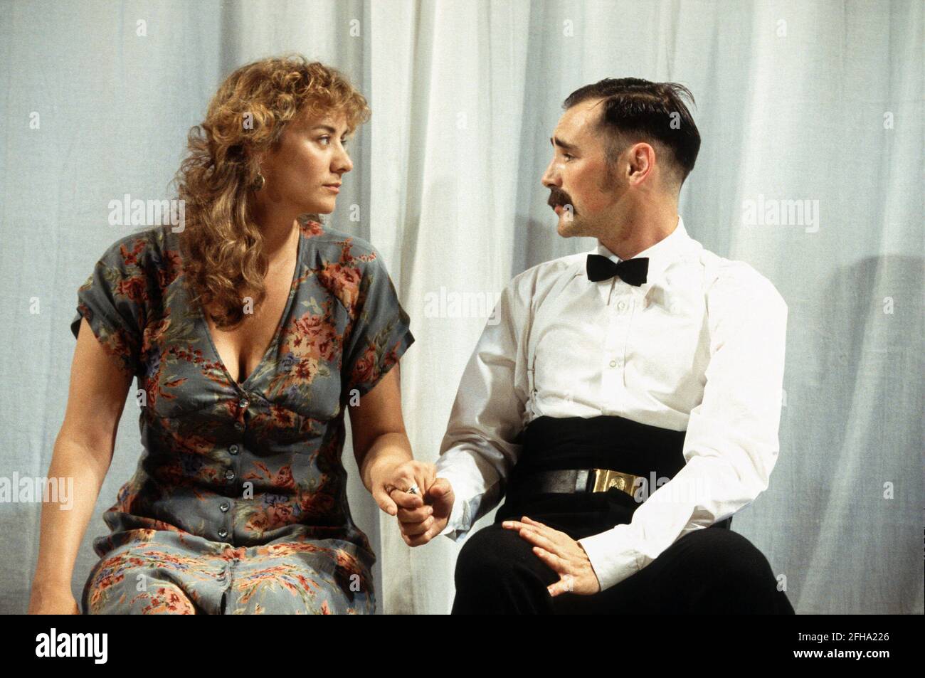 Janet McTeer (Beatrice), Mark Rylance (Benedick) in MUCH ADO ABOUT NOTHING by Shakespeare at the Queen's Theatre, London W1  06/07/1993  design: Neil Warmington  lighting: Rick Fisher  director: Matthew Warchus Stock Photo