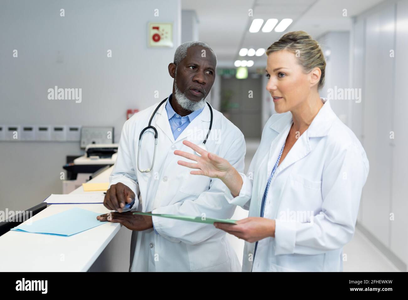 Diverse female doctors talking hi-res stock photography and images - Alamy