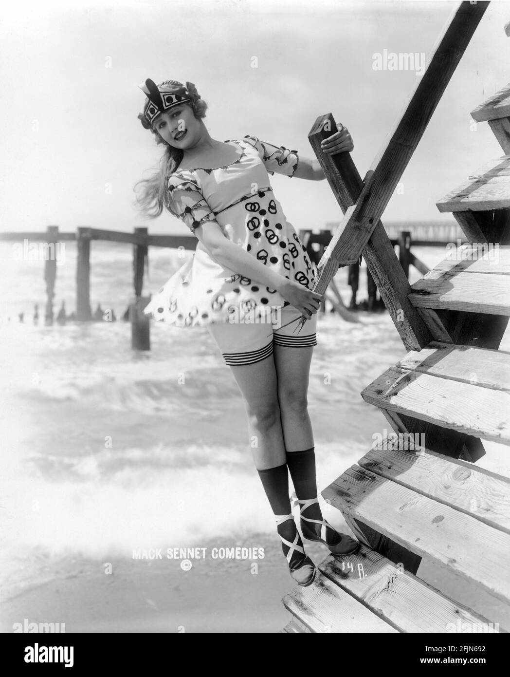 MACK SENNETT BATHING BEAUTY HARRIET HAMMOND 1920 publicity portrait for Mack Sennett Comedies distributed by Associated First National Films Stock Photo