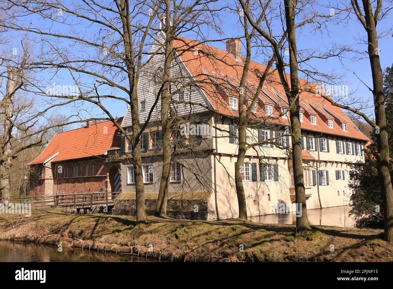 Sonniger Frühlingstag bei Kloster Dinklage in Niedersachsen Stock Photo