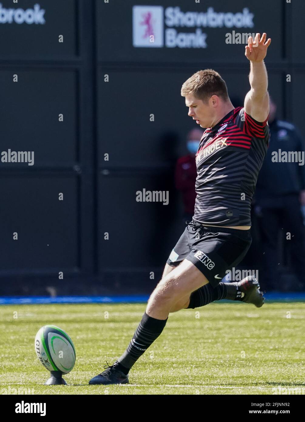 Owen Farrell 10 of Saracens converts a penalty kick Stock Photo Alamy
