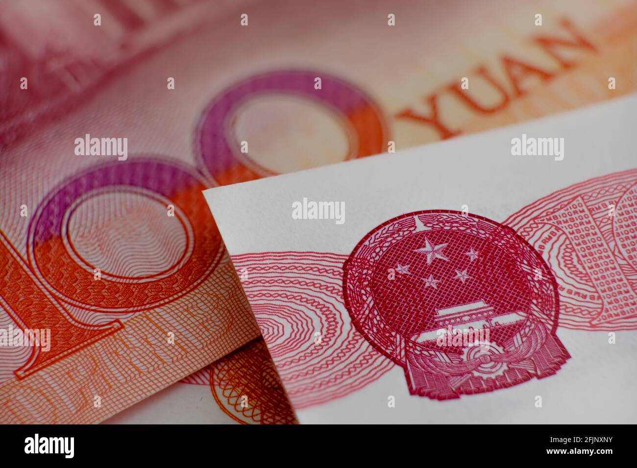 100 Yuan bill on macro. Chinese money close-up Stock Photo - Alamy