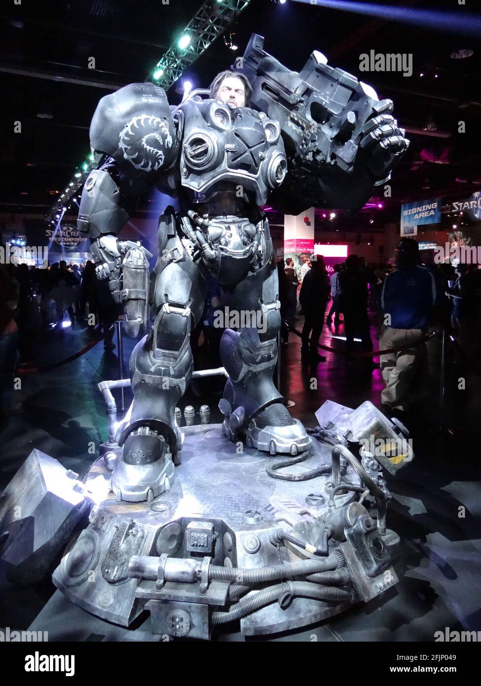 BlizzCon 2015 Statue StarCraft II Raynor Stock Photo Alamy