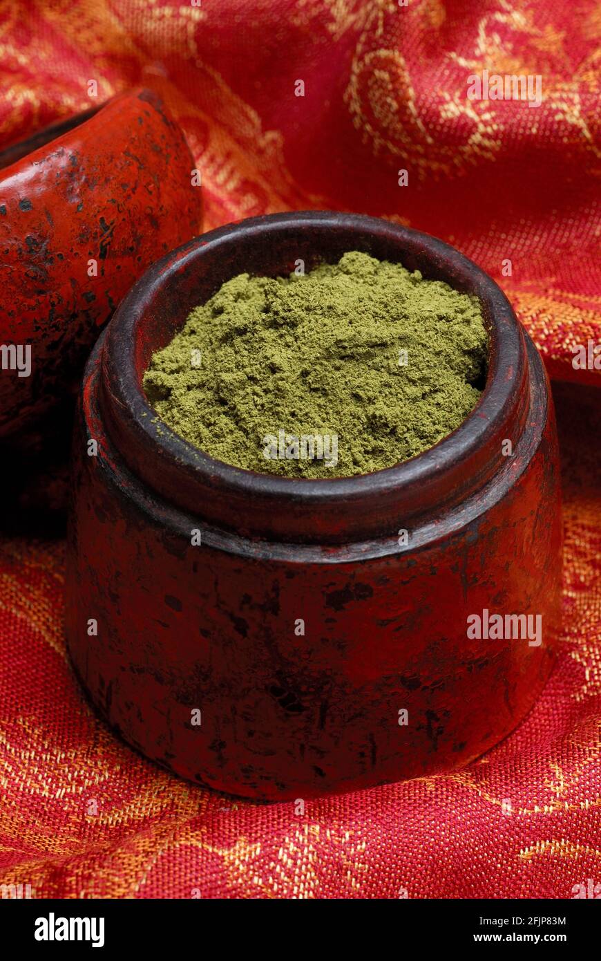 Henna powder, in a bowl, Lawsonia inermis (Lawsonia inermis), Dye
