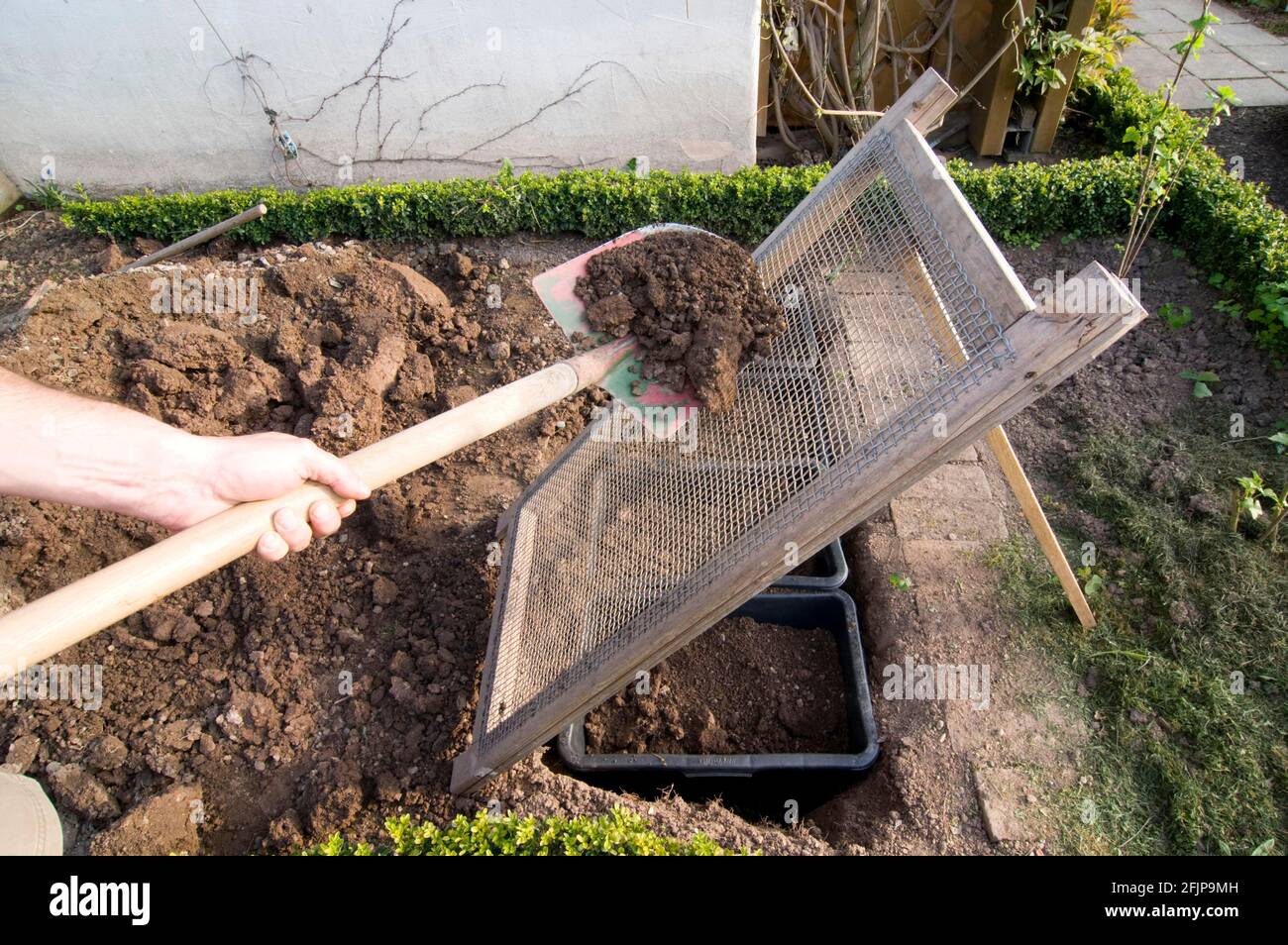 Soil sieving hi-res stock photography and images - Alamy