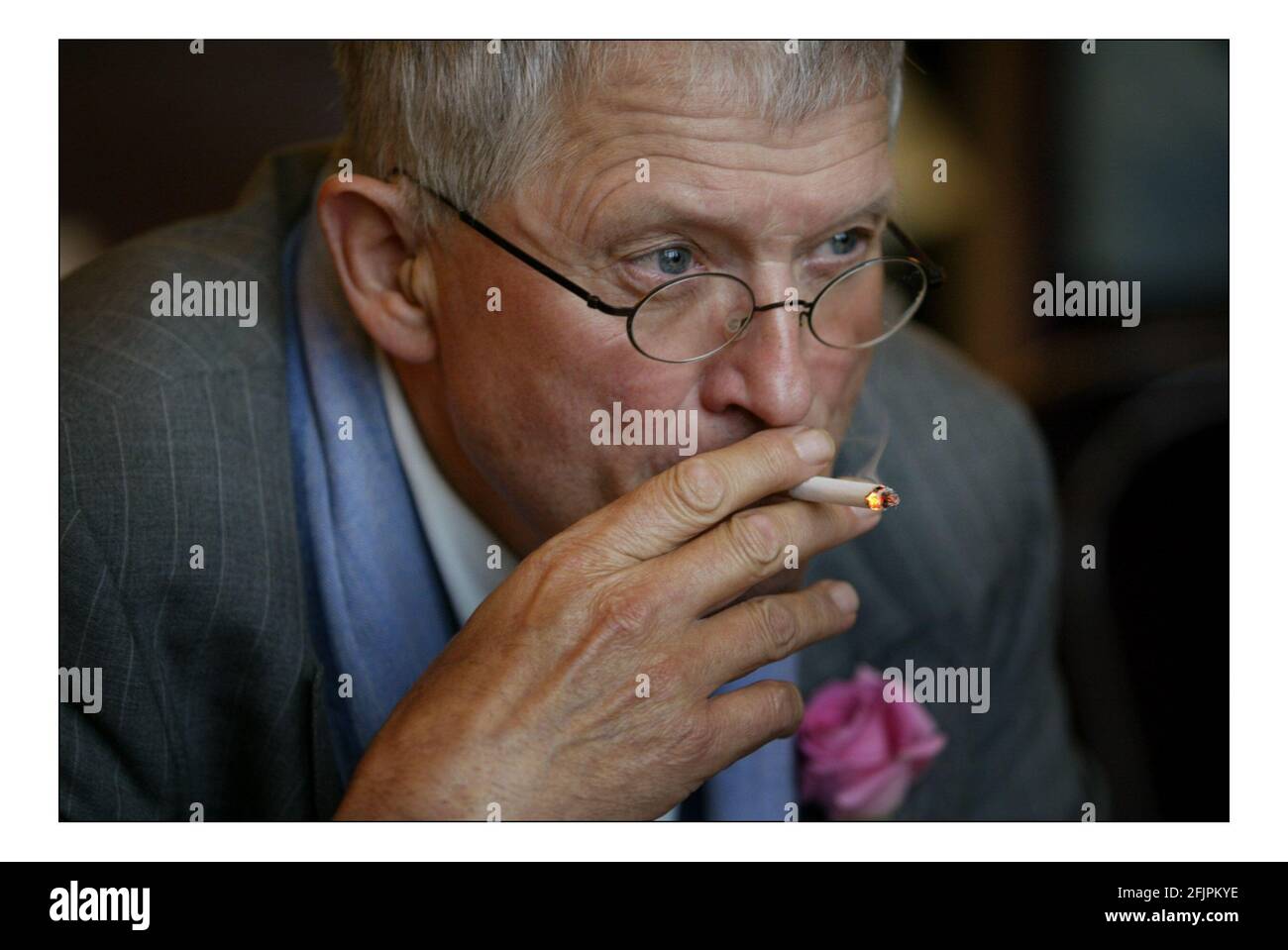 David Hockney and Joe Jackson supporting FOREST (Freedom Organisation for  the right to enjoy smoking Tobacco) at labour party conf brightonpic David  Sandison 28/9/2005 Stock Photo